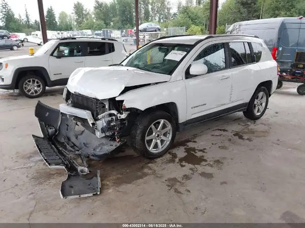 1C4NJDEB1GD781408 2016 JEEP COMPASS - Image 2