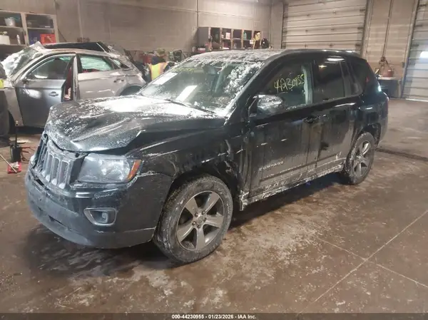 1C4NJDEB1HD100195 2017 JEEP COMPASS - Image 2