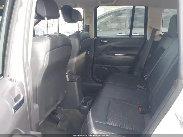 1C4NJDEB1HD104621 2017 JEEP COMPASS - Image 8
