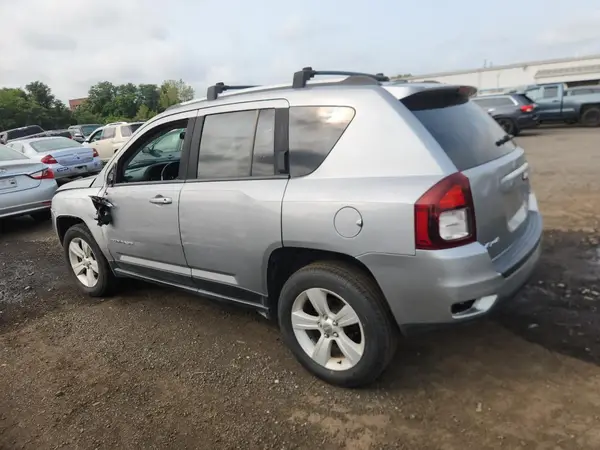 1C4NJDEB1HD105557 2017 JEEP COMPASS - Image 2