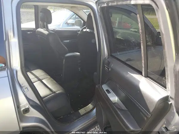 1C4NJDEB1HD107583 2017 JEEP COMPASS - Image 8