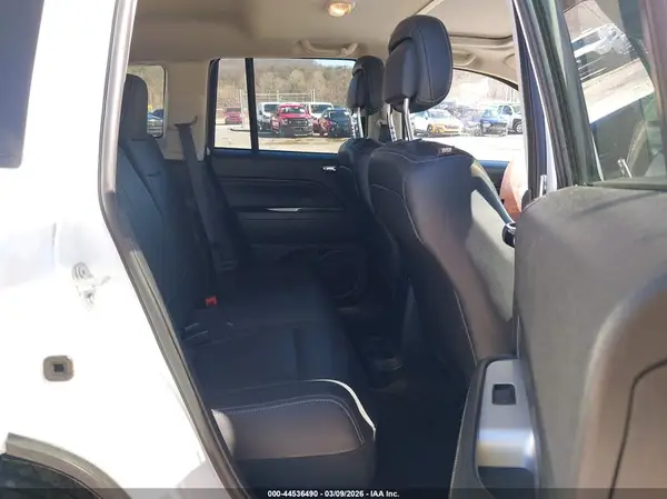 1C4NJDEB1HD108460 2017 JEEP COMPASS - Image 8