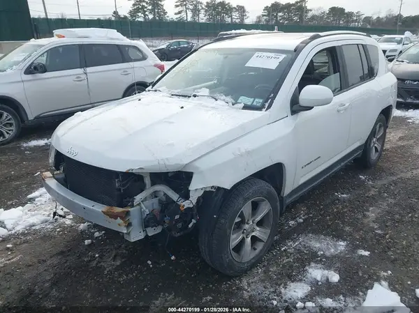 1C4NJDEB1HD109348 2017 JEEP COMPASS - Image 2