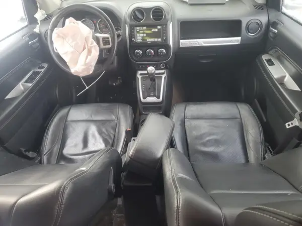 1C4NJDEB1HD110564 2017 JEEP COMPASS - Image 8