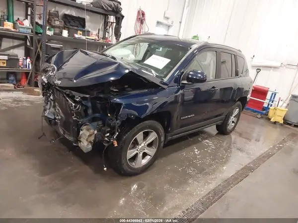 1C4NJDEB1HD111035 2017 JEEP COMPASS - Image 2