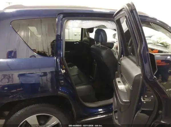 1C4NJDEB1HD111035 2017 JEEP COMPASS - Image 8