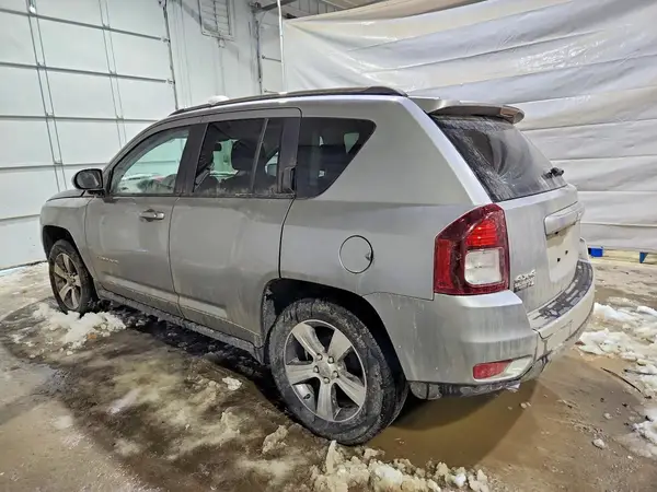 1C4NJDEB1HD113366 2017 JEEP COMPASS - Image 2