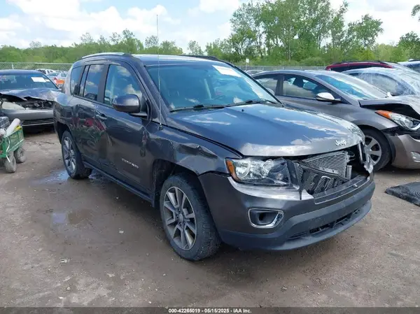 1C4NJDEB1HD126666 2017 JEEP COMPASS - Image 1