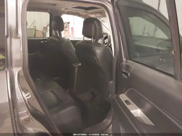 1C4NJDEB1HD127400 2017 JEEP COMPASS - Image 8