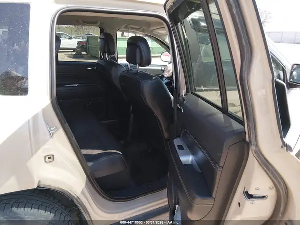 1C4NJDEB1HD171655 2017 JEEP COMPASS - Image 8