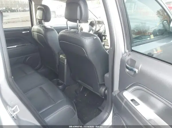 1C4NJDEB1HD171980 2017 JEEP COMPASS - Image 8