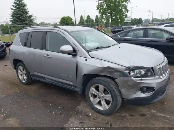 1C4NJDEB1HD204783 2017 JEEP COMPASS - Image 1