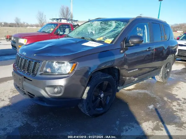 1C4NJDEB1HD210275 2017 JEEP COMPASS - Image 2