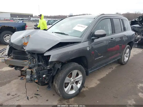 1C4NJDEB2GD573019 2016 JEEP COMPASS - Image 2