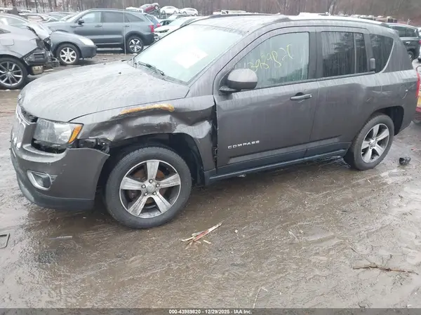 1C4NJDEB2GD573067 2016 JEEP COMPASS - Image 2