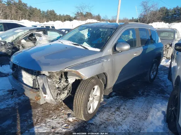 1C4NJDEB2GD588037 2016 JEEP COMPASS - Image 2