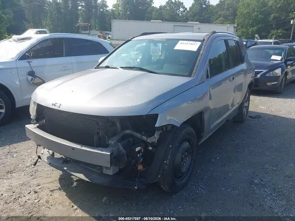 1C4NJDEB2GD588121 2016 JEEP COMPASS - Image 2