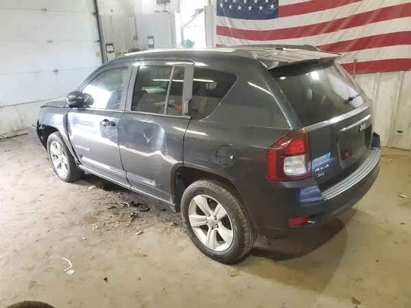 1C4NJDEB2GD588460 2016 JEEP COMPASS - Image 2