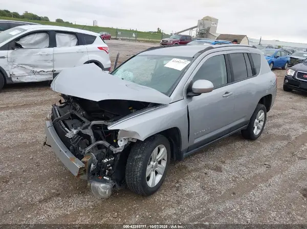 1C4NJDEB2GD613938 2016 JEEP COMPASS - Image 2