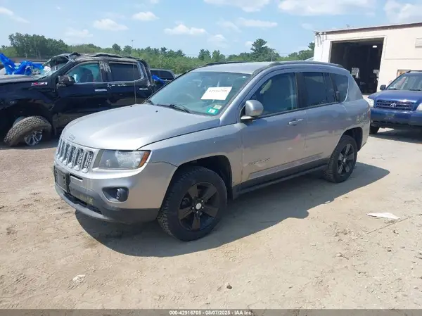 1C4NJDEB2GD663044 2016 JEEP COMPASS - Image 2