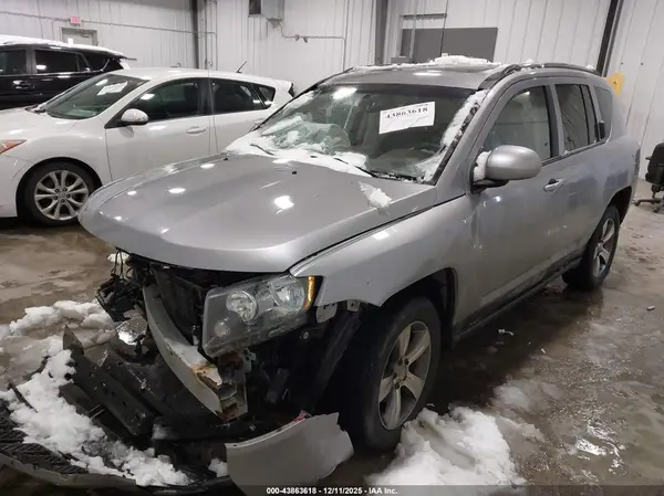 1C4NJDEB2GD751320 2016 JEEP COMPASS - Image 2