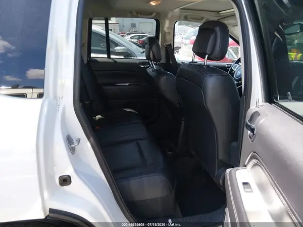 1C4NJDEB2HD100500 2017 JEEP COMPASS - Image 8