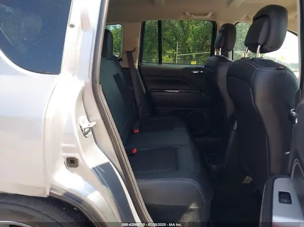 1C4NJDEB2HD107110 2017 JEEP COMPASS - Image 8
