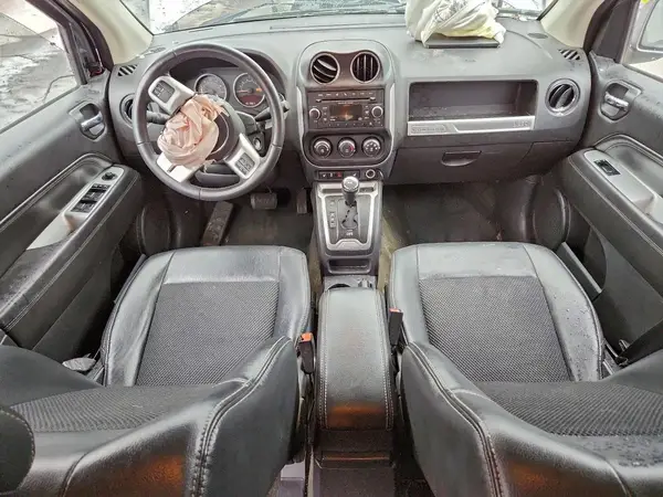 1C4NJDEB2HD107835 2017 JEEP COMPASS - Image 8