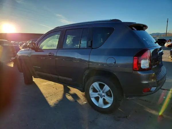 1C4NJDEB2HD143993 2017 JEEP COMPASS - Image 2