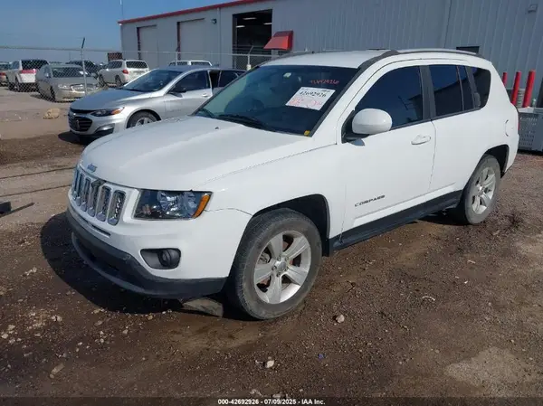 1C4NJDEB2HD162303 2017 JEEP COMPASS - Image 2