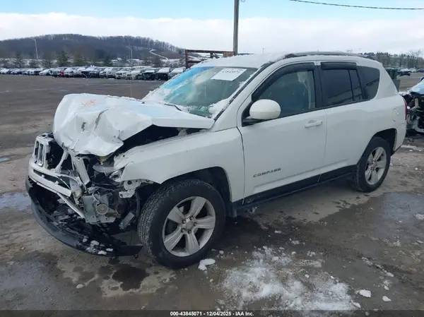 1C4NJDEB2HD163502 2017 JEEP COMPASS - Image 2