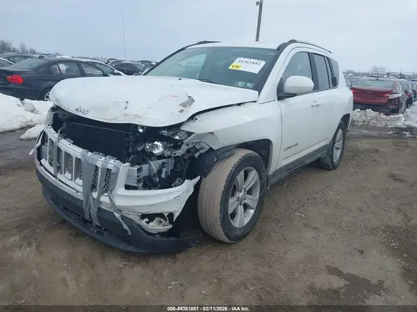 1C4NJDEB2HD167548 2017 JEEP COMPASS - Image 2