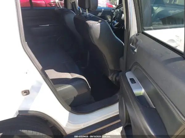 1C4NJDEB2HD168425 2017 JEEP COMPASS - Image 8