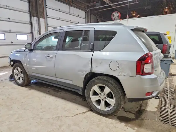 1C4NJDEB2HD175746 2017 JEEP COMPASS - Image 2