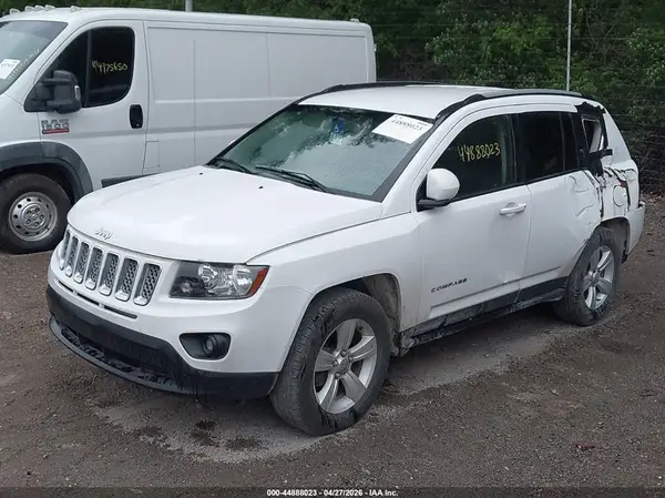 1C4NJDEB2HD204453 2017 JEEP COMPASS - Image 2
