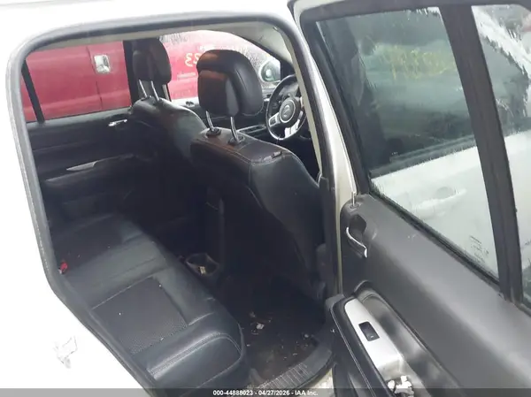1C4NJDEB2HD204453 2017 JEEP COMPASS - Image 8