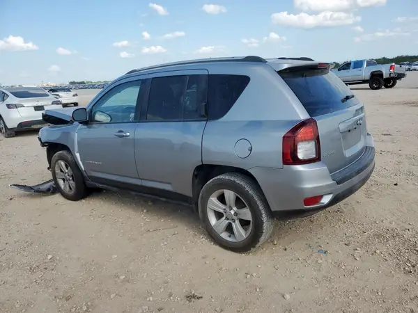 1C4NJDEB2HD204646 2017 JEEP COMPASS - Image 2