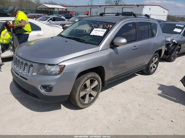 1C4NJDEB3GD586958 2016 JEEP COMPASS - Image 2