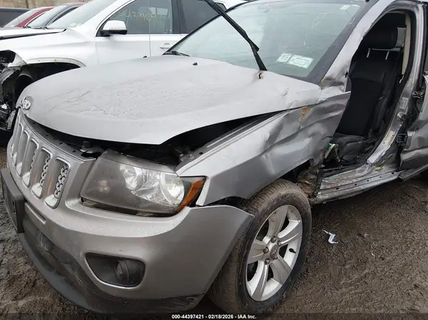 1C4NJDEB3GD616556 2016 JEEP COMPASS - Image 2
