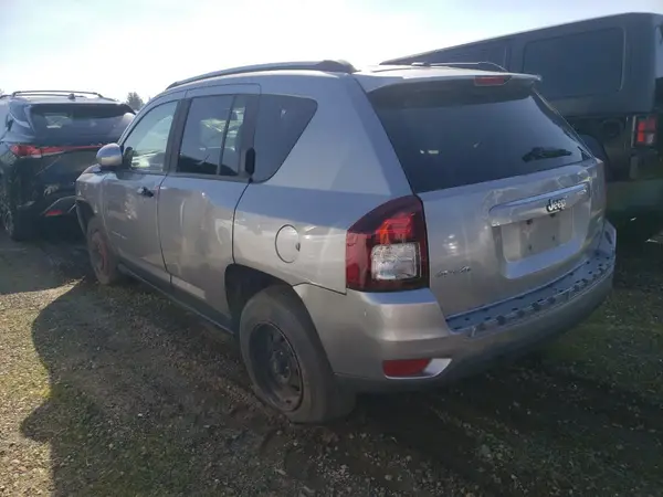 1C4NJDEB3GD646074 2016 JEEP COMPASS - Image 2