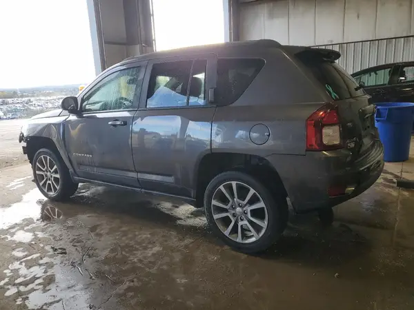1C4NJDEB3GD663943 2016 JEEP COMPASS - Image 2