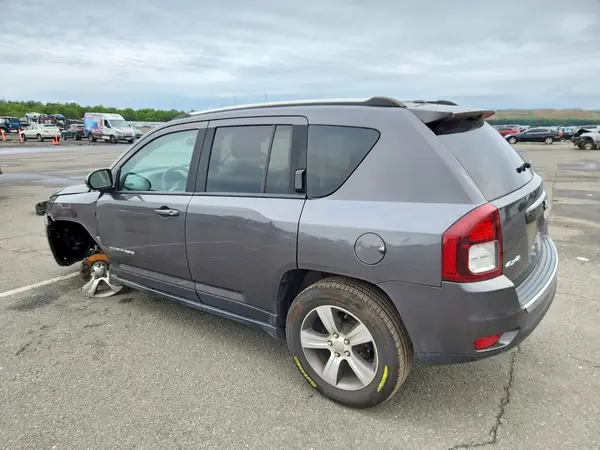 1C4NJDEB3GD768109 2016 JEEP COMPASS - Image 2