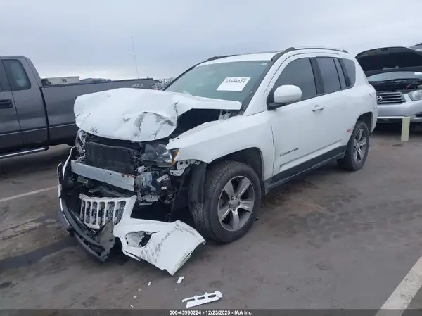1C4NJDEB3GD802422 2016 JEEP COMPASS - Image 2