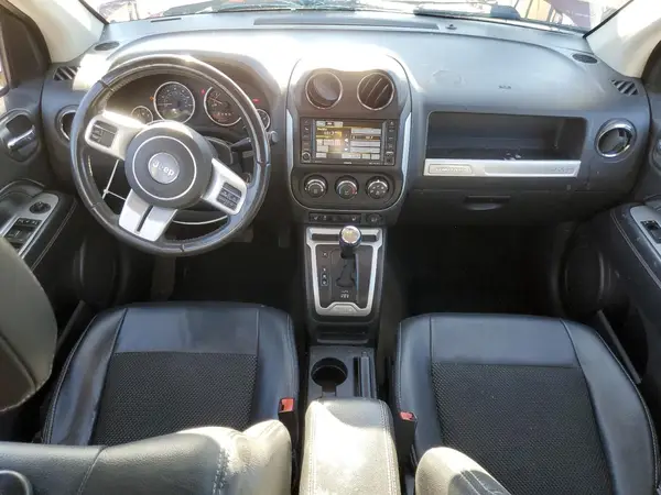1C4NJDEB3HD100652 2017 JEEP COMPASS - Image 8