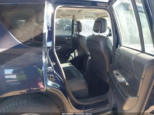 1C4NJDEB3HD105334 2017 JEEP COMPASS - Image 8