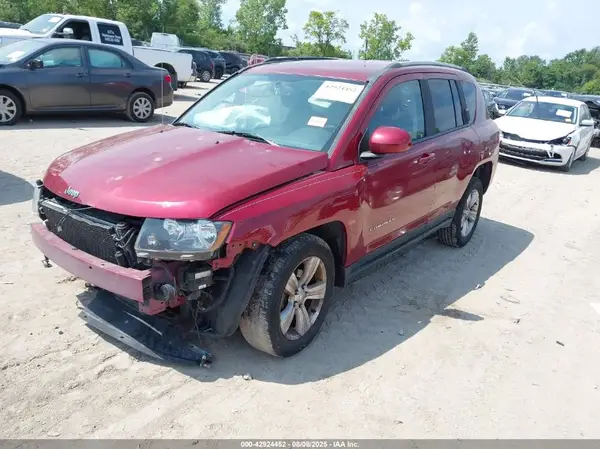 1C4NJDEB3HD105365 2017 JEEP COMPASS - Image 2