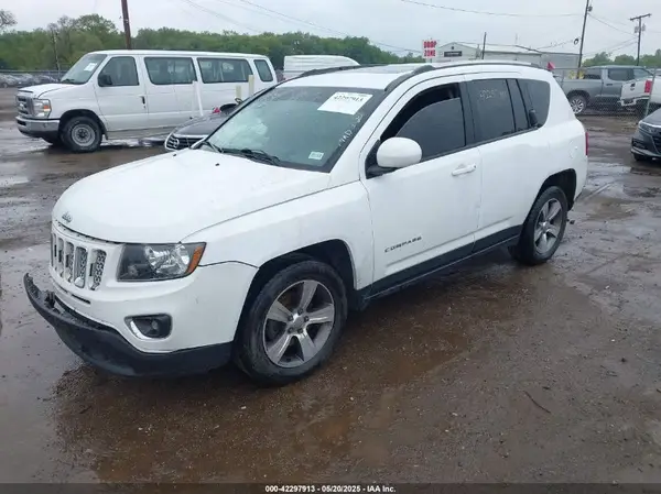 1C4NJDEB3HD108587 2017 JEEP COMPASS - Image 2