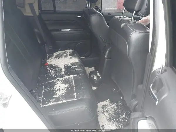 1C4NJDEB3HD108587 2017 JEEP COMPASS - Image 8