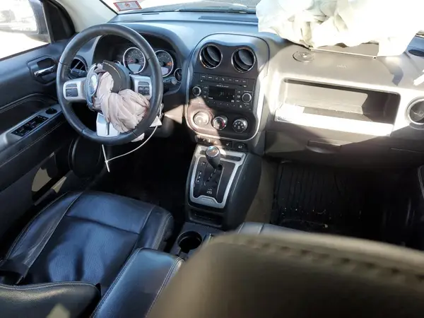 1C4NJDEB3HD110355 2017 JEEP COMPASS - Image 8