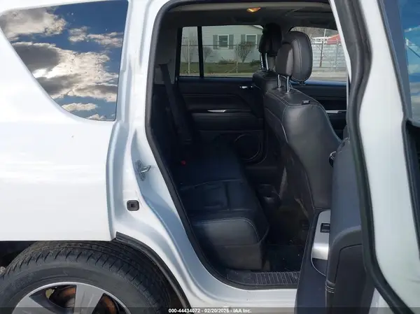 1C4NJDEB3HD112476 2017 JEEP COMPASS - Image 8